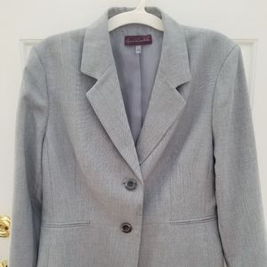 Beautiful, comfortable light gray blazer